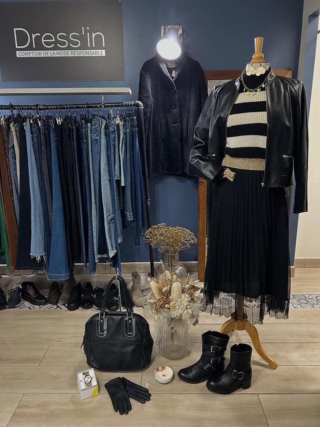 Veste Cuir Pull Raye Dore Jupe Tulle